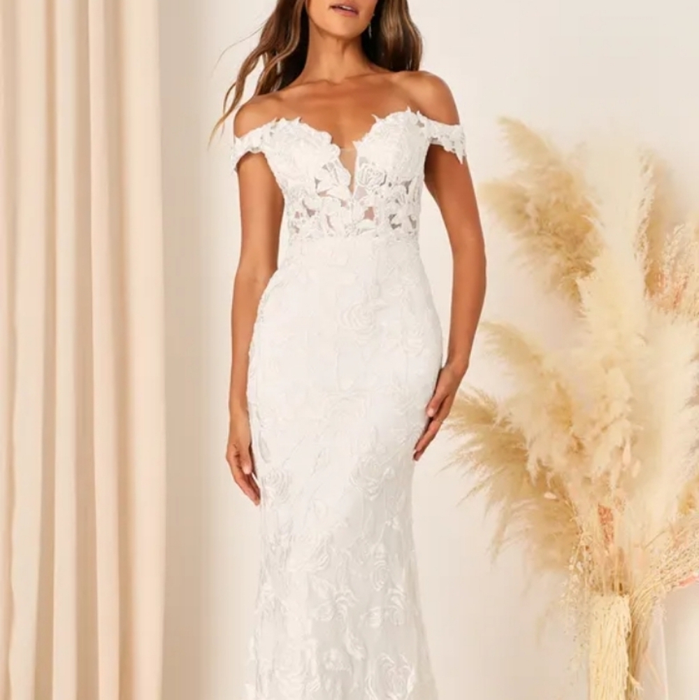 NWT Lulus Lux Off The Shoulder Subtle Mermaid Wedding Dress Size 10